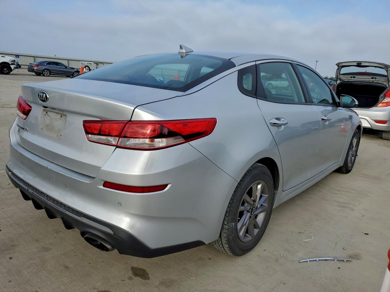 2020 Kia Optima Lx - Фото 3