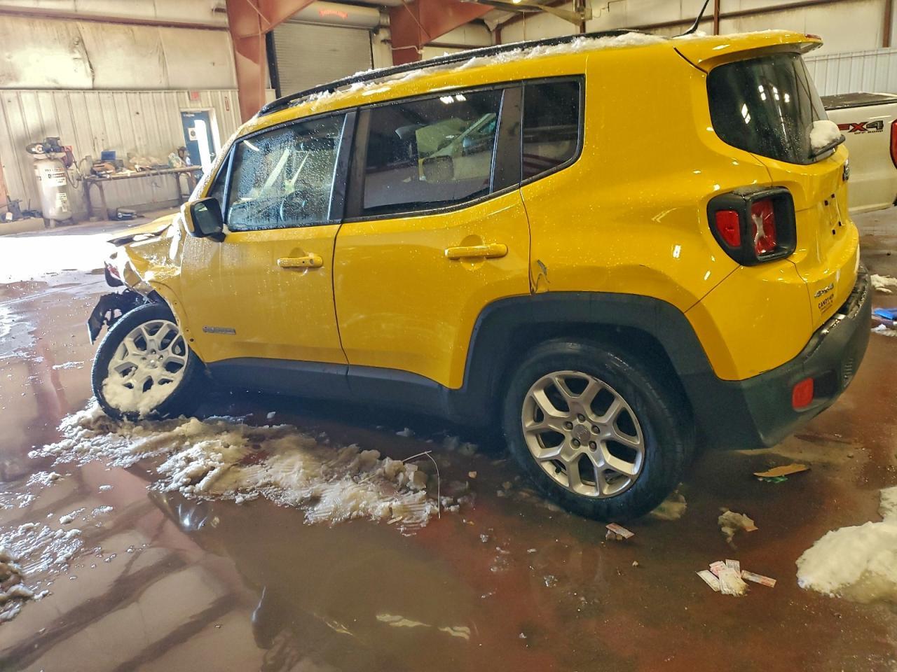 2017 Jeep Renegade Latitude - Image 2