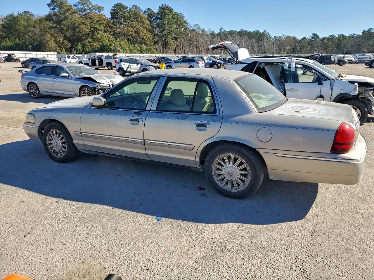 2008 Mercury Grand Marquis Ls - Image 2