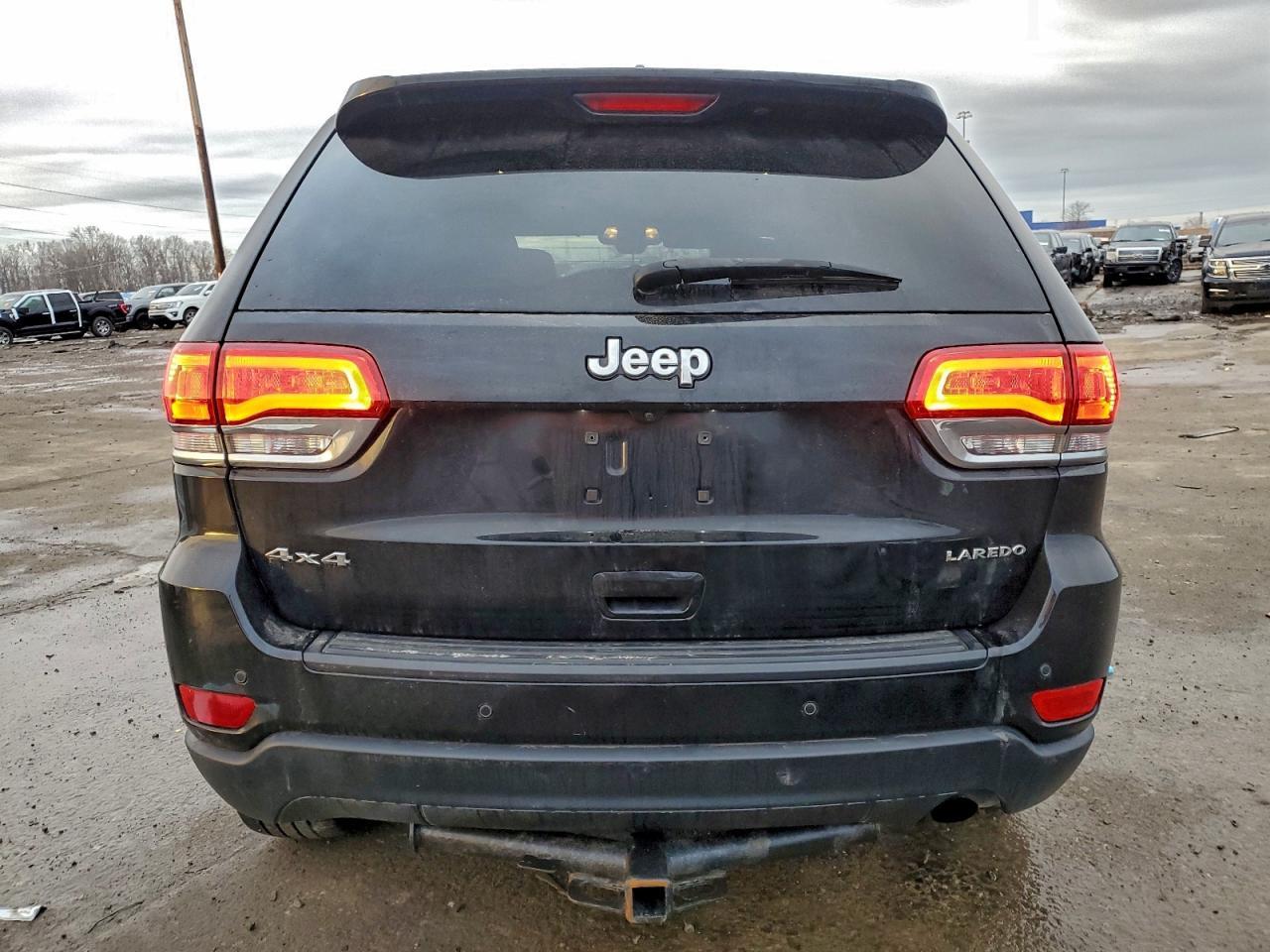 2017 Jeep Grand Cherokee Laredo - Image 6