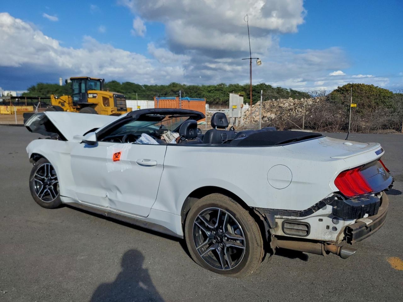 2020 Ford Mustang - Фото 2