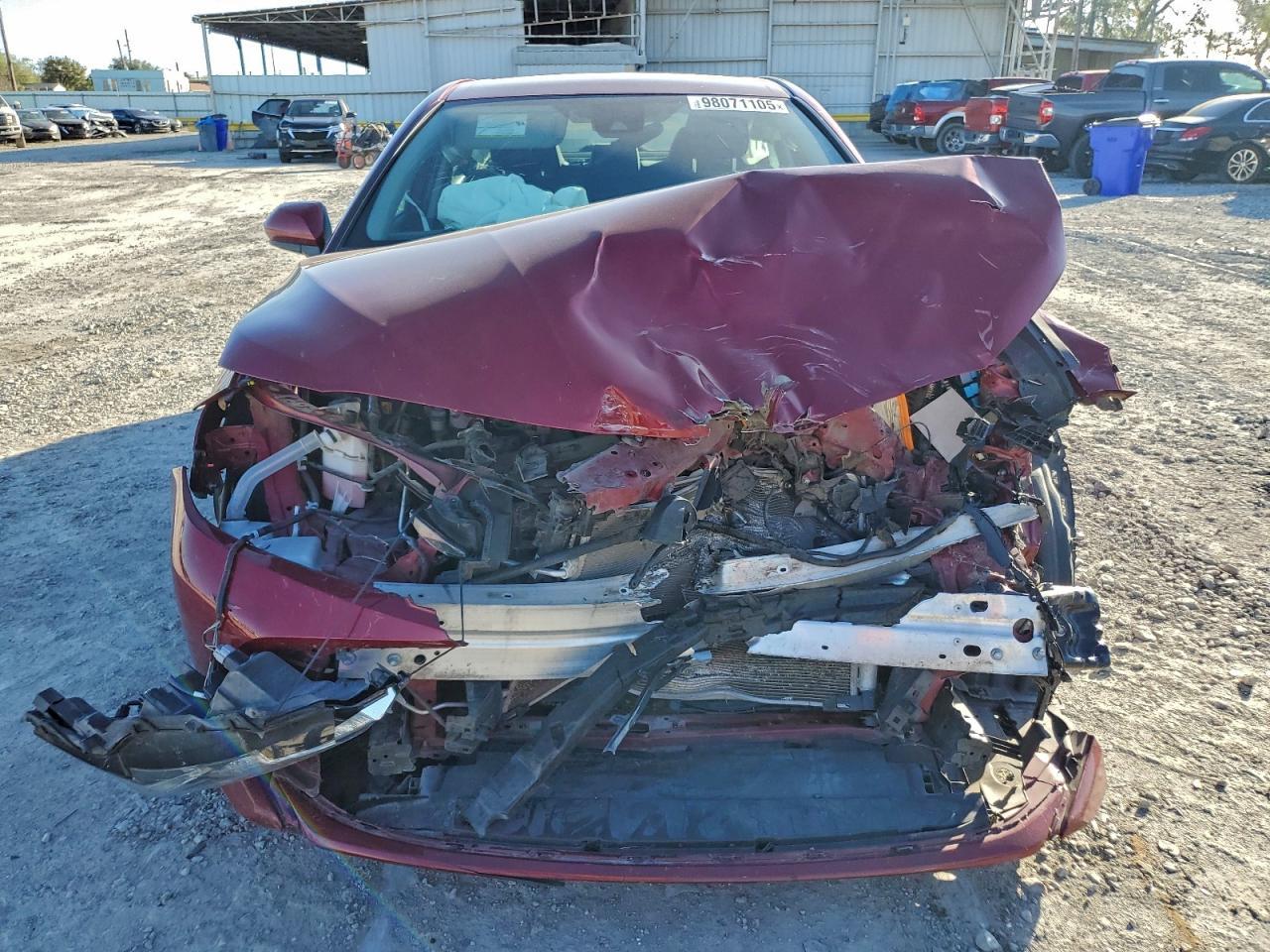 2020 Toyota Camry Le - Фото 5