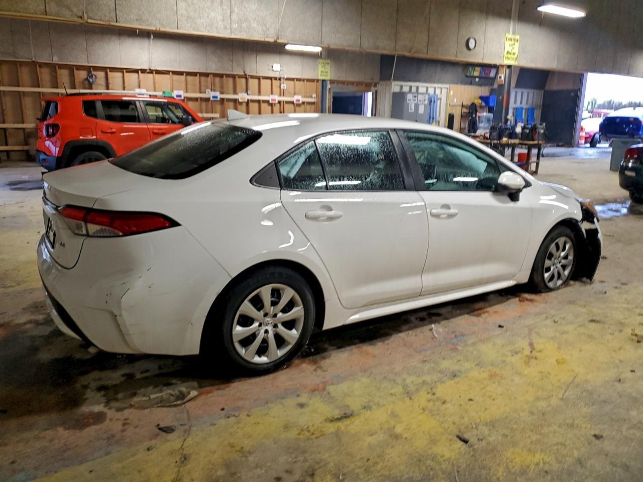 2021 Toyota Corolla Le - Image 3