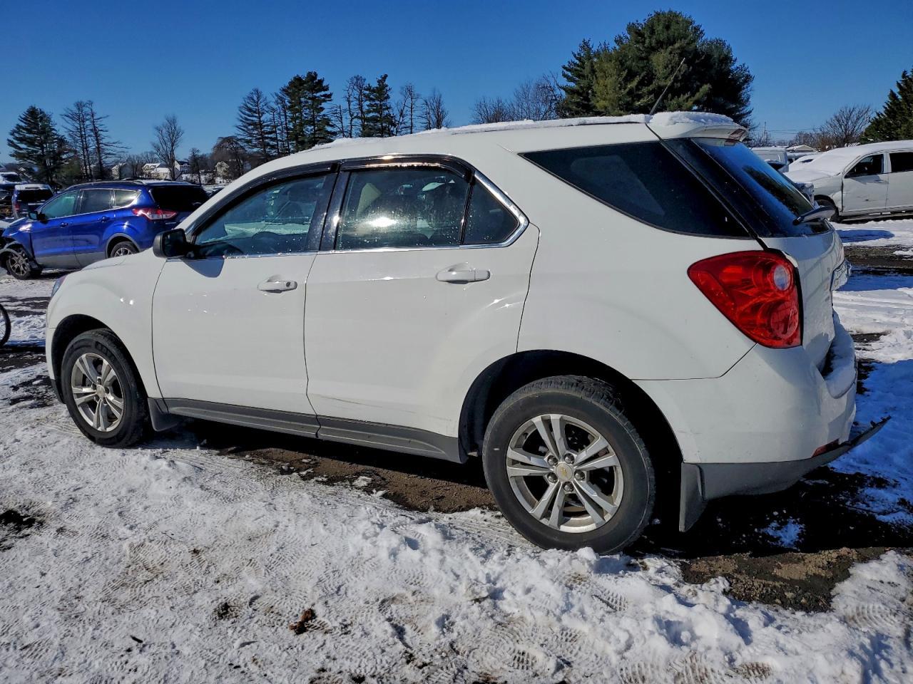 2013 Chevrolet Equinox Ls - Image 2