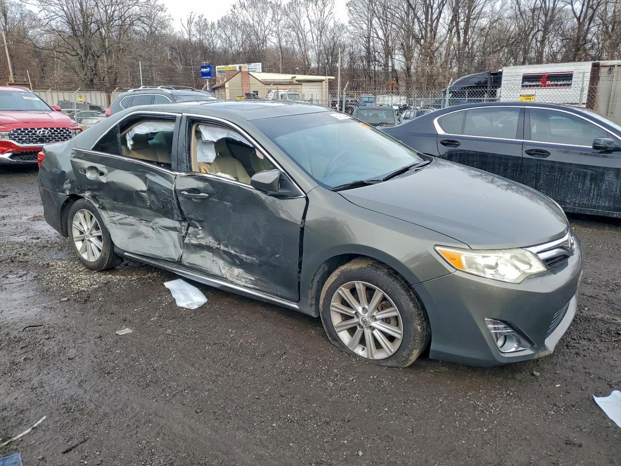 2012 Toyota Camry Xle V6 - Фото 4