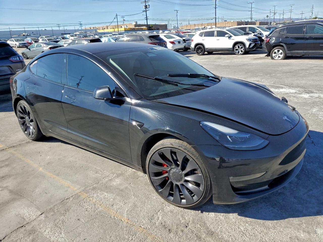2023 Tesla Model 3 - Фото 4