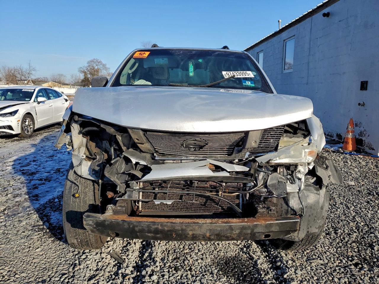 2011 Nissan Pathfinder S - Image 5