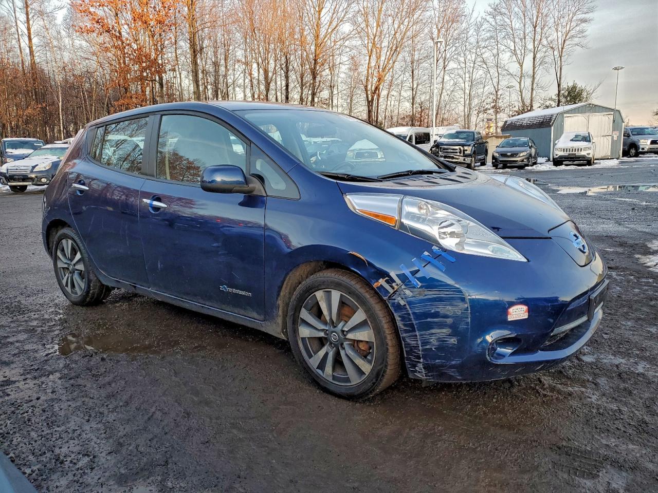 2017 Nissan Leaf S - Image 4