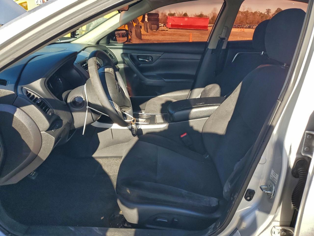 2015 Nissan Altima 2.5 - Фото 7