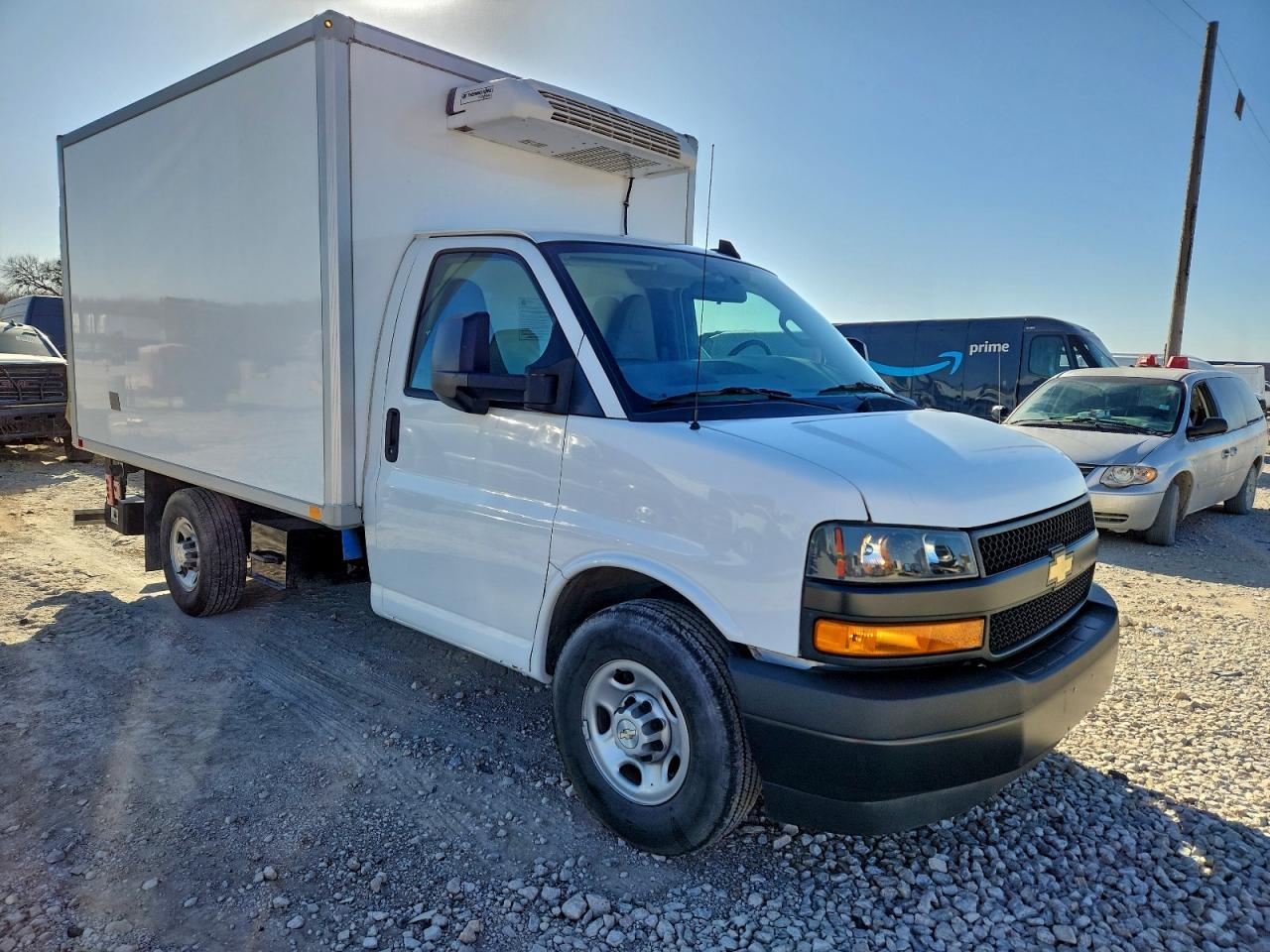 2023 Chevrolet Express Refrigerated Delivery Truck - Image 4