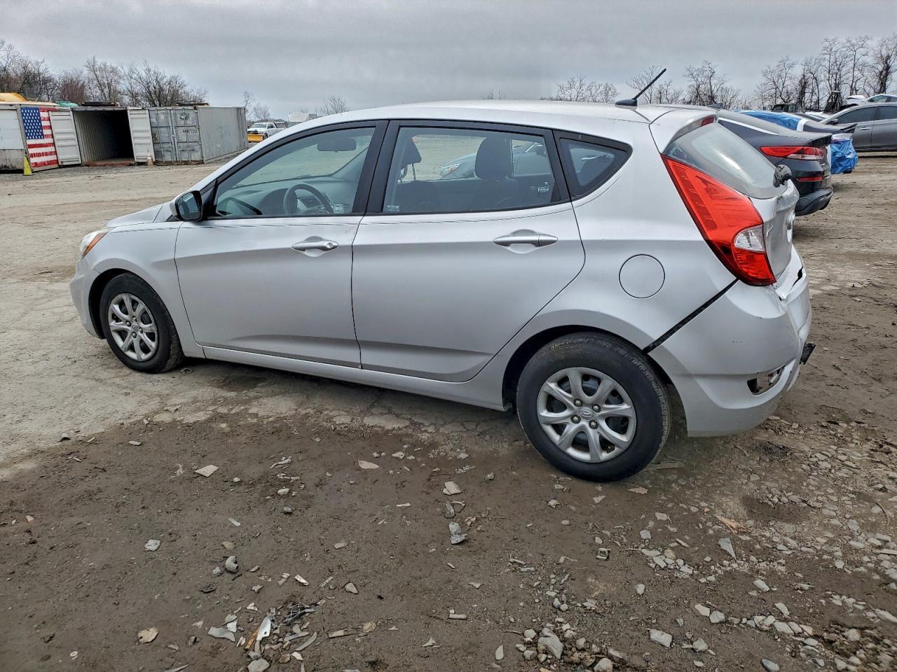 2012 Hyundai Accent Gls - Фото 2