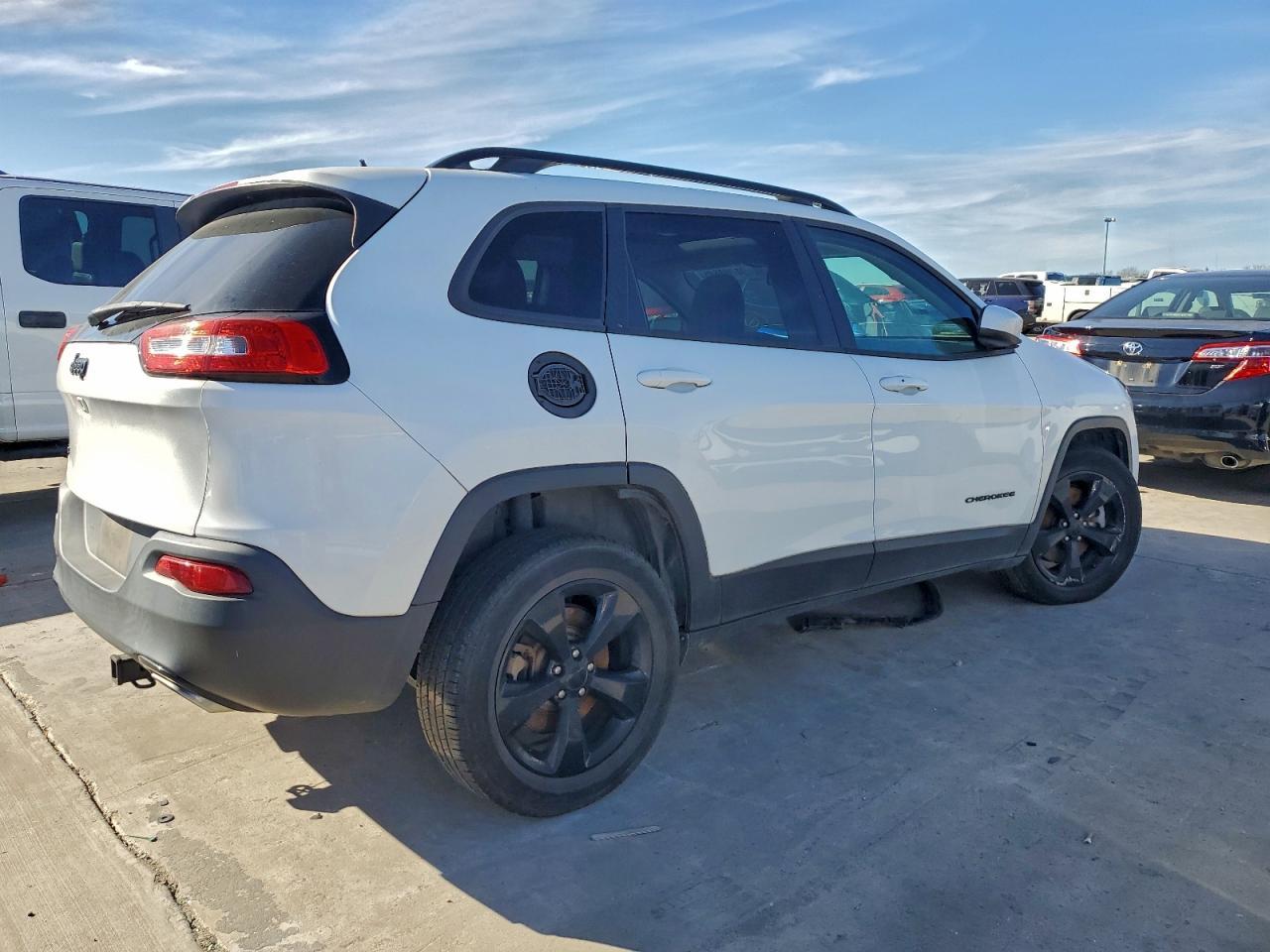 2016 Jeep Cherokee Latitude - Фото 3