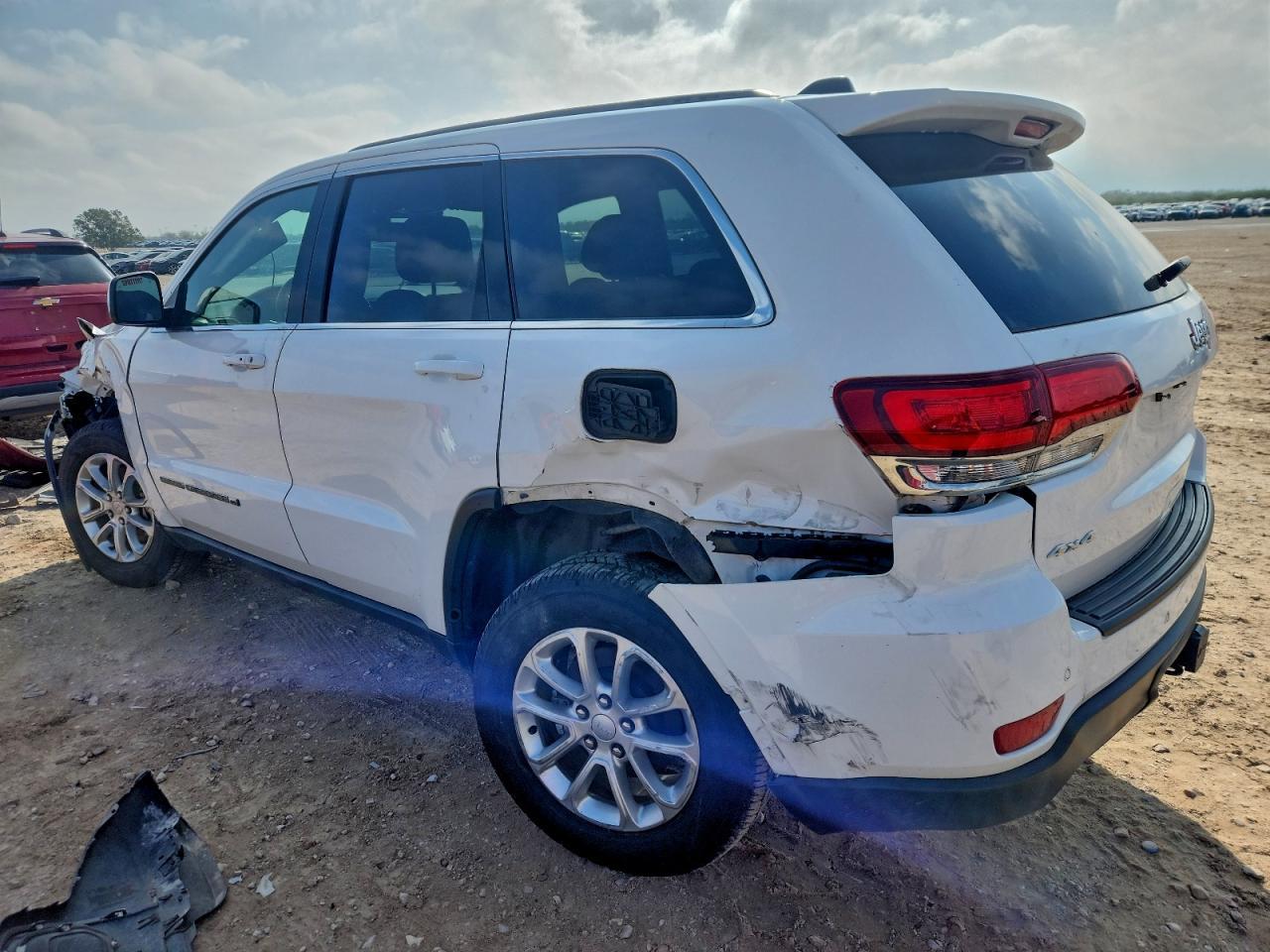 2022 Jeep Grand Cherokee Laredo E - Фото 2