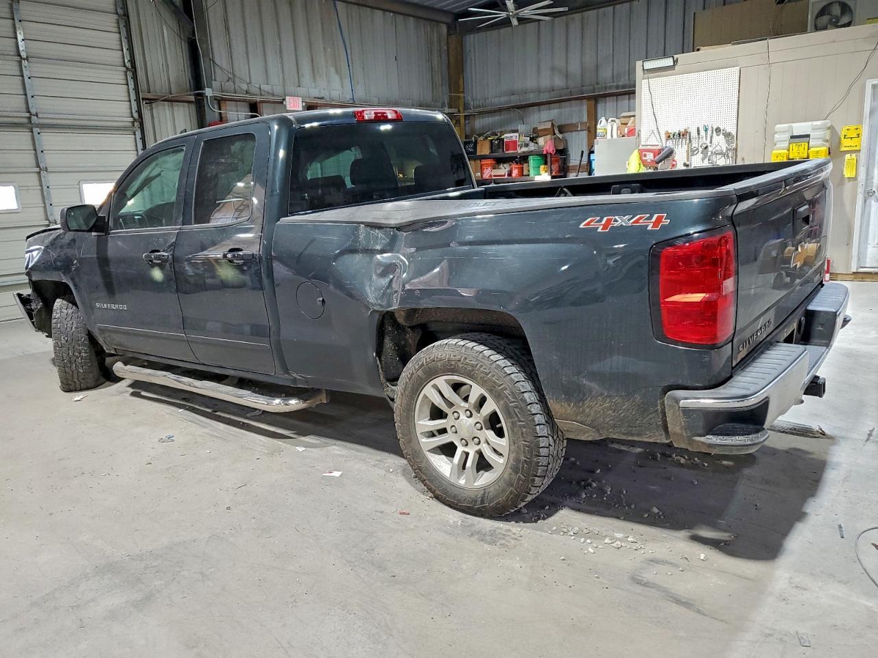 2017 Chevrolet Silverado K1500 Lt - Image 2
