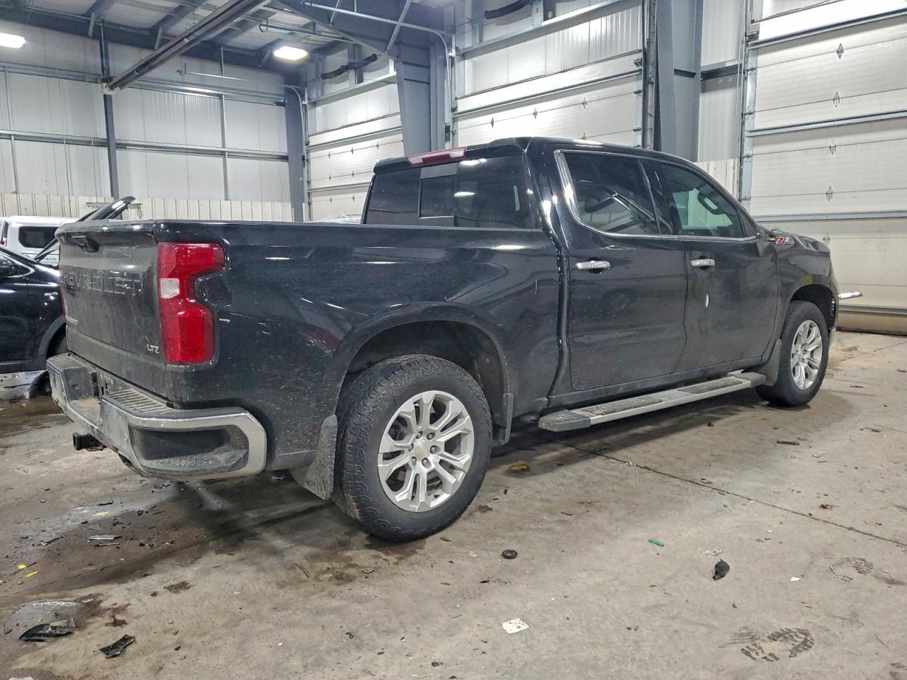 2022 Chevrolet Silverado K1500 Ltz - Фото 3