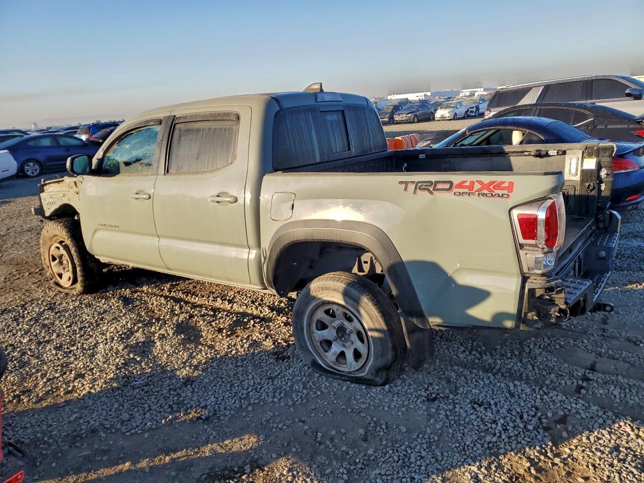 2023 Toyota Tacoma Double Cab - Фото 2