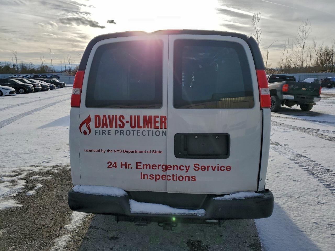 2025 Chevrolet Express G3500 - Фото 6