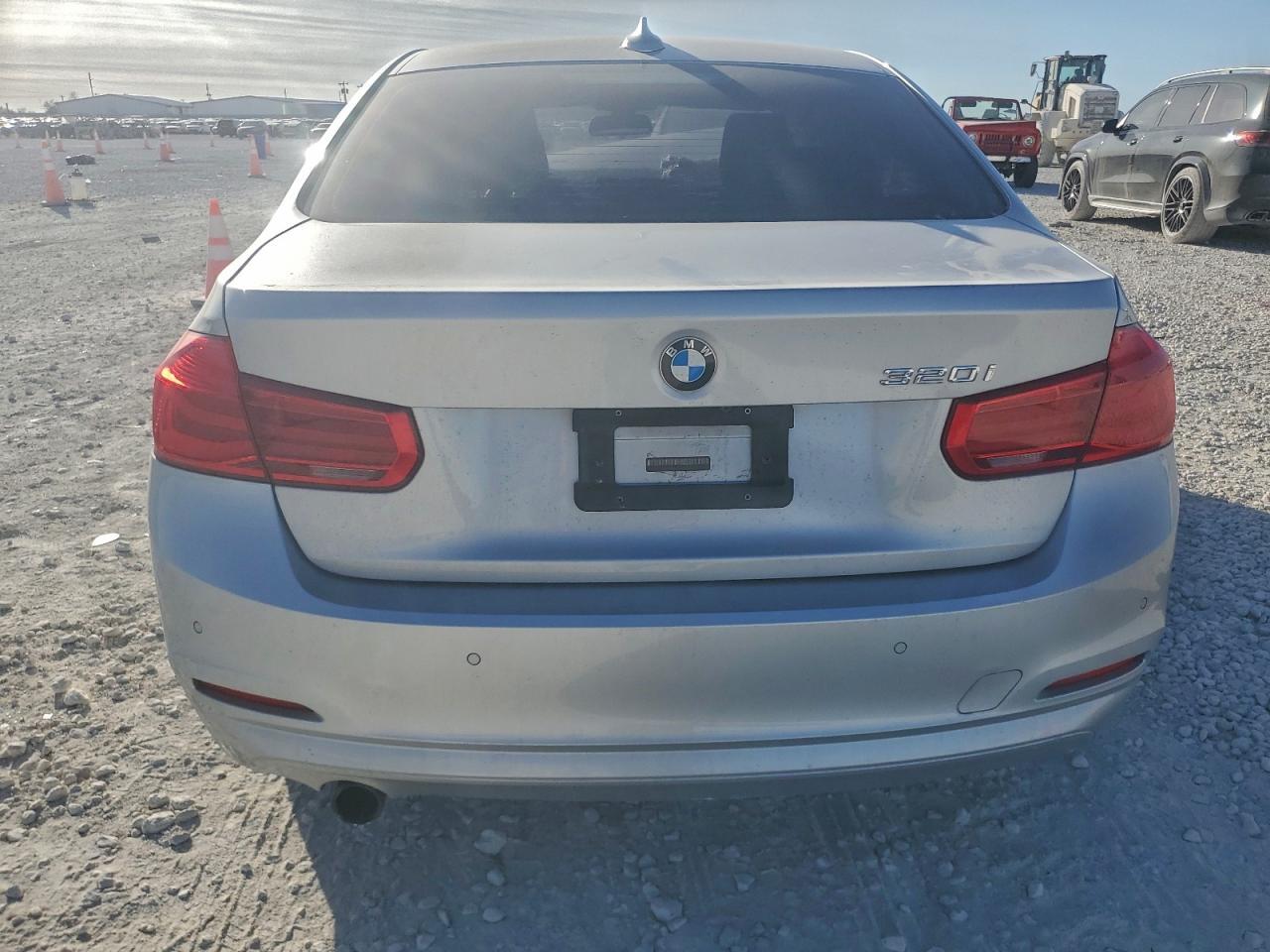 2017 BMW 320 I - Фото 6