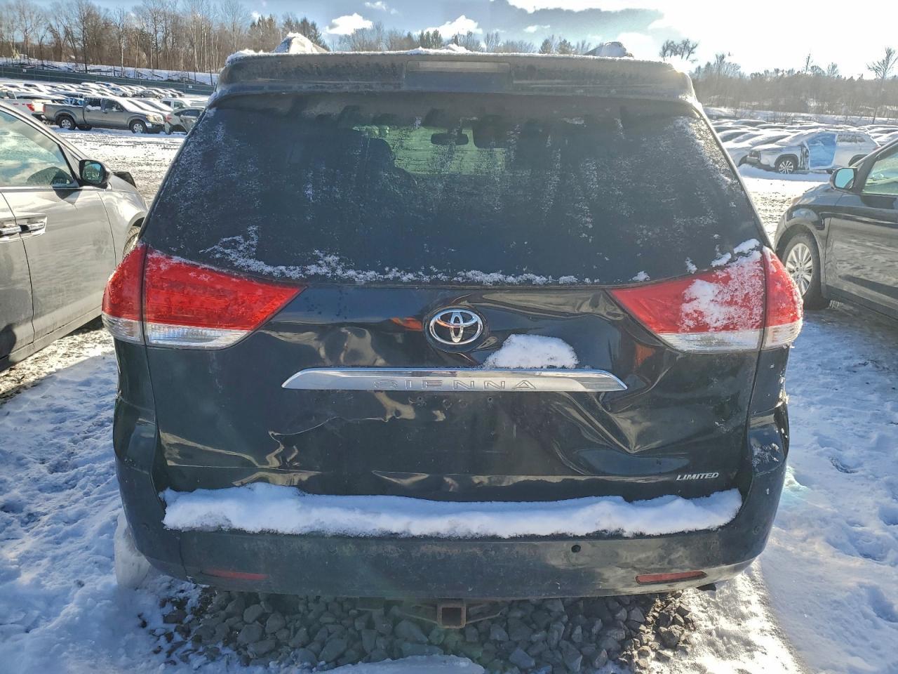 2012 Toyota Sienna Xle - Image 6