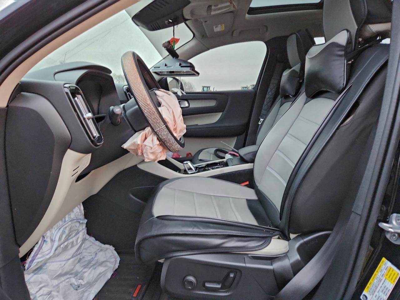 2023 Volvo Xc40 Ultimate - Image 7