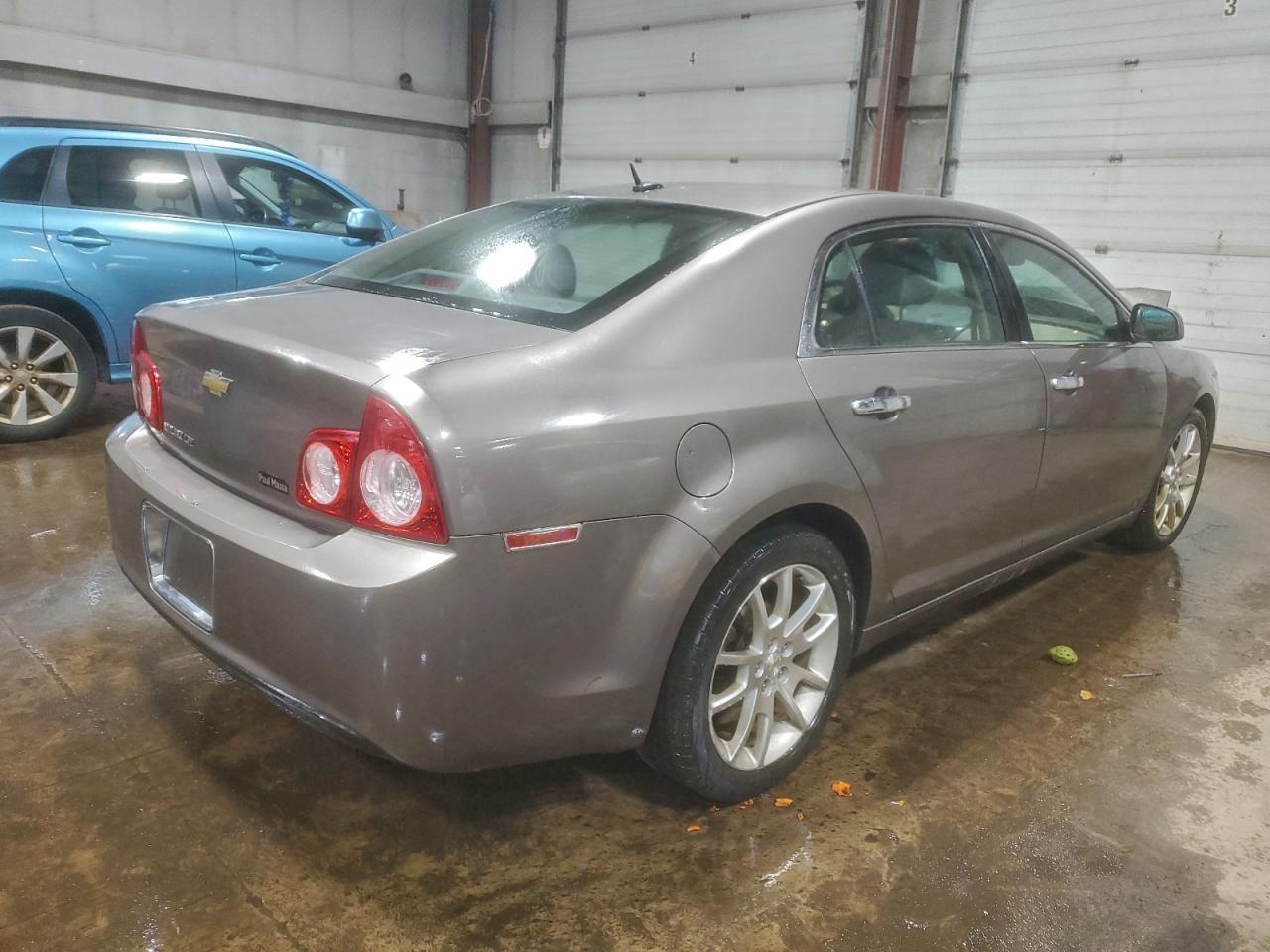 2010 Chevrolet Malibu Ltz - Image 3