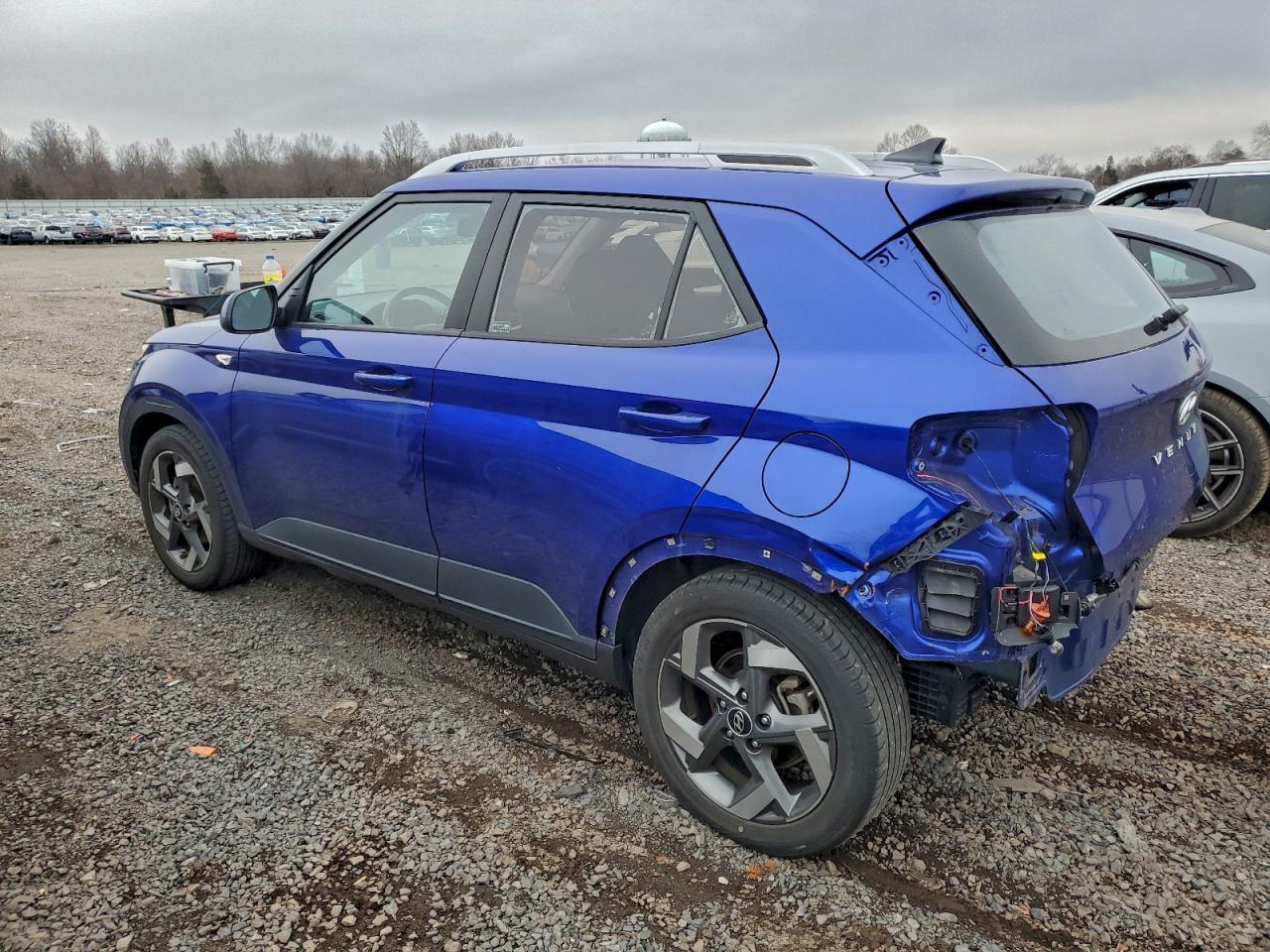 2022 Hyundai Venue Sel - Image 2