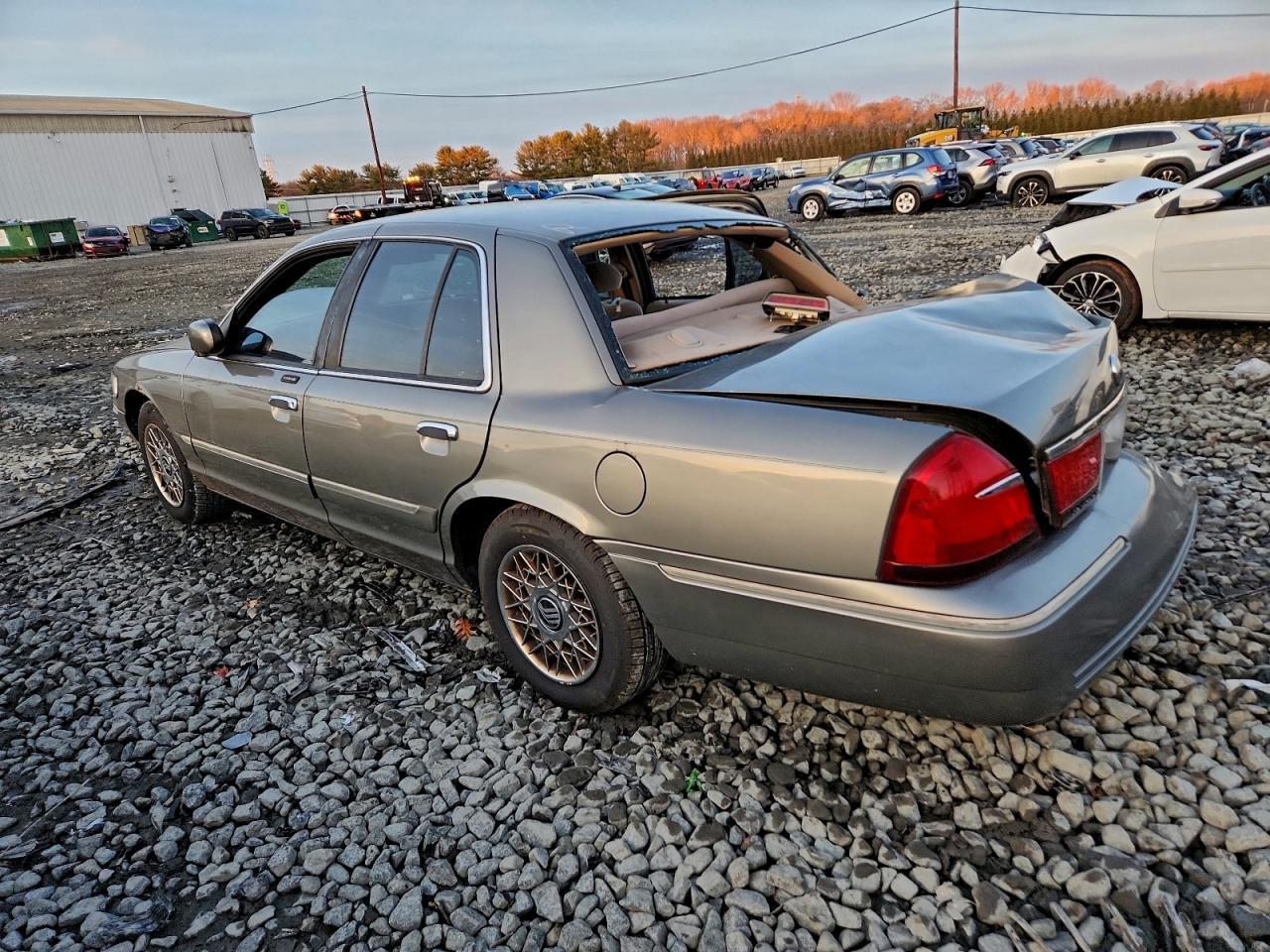 2002 Mercury Grand Marquis Gs - Фото 2