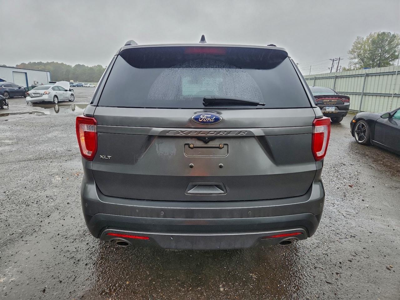 2017 Ford Explorer Xlt - Image 6