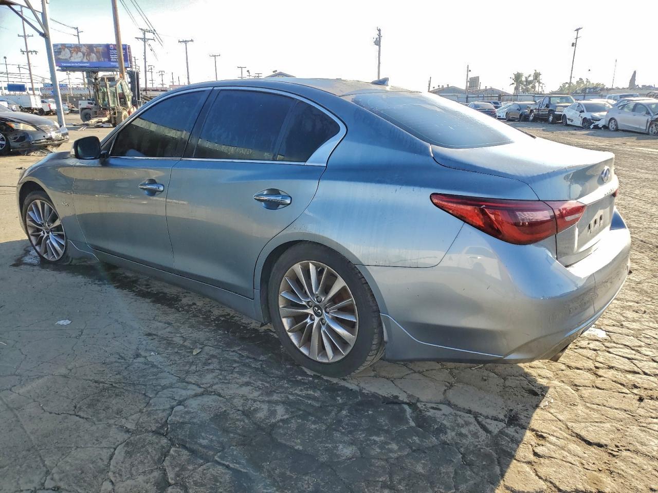 2018 Infiniti Q50 Luxe - Фото 2