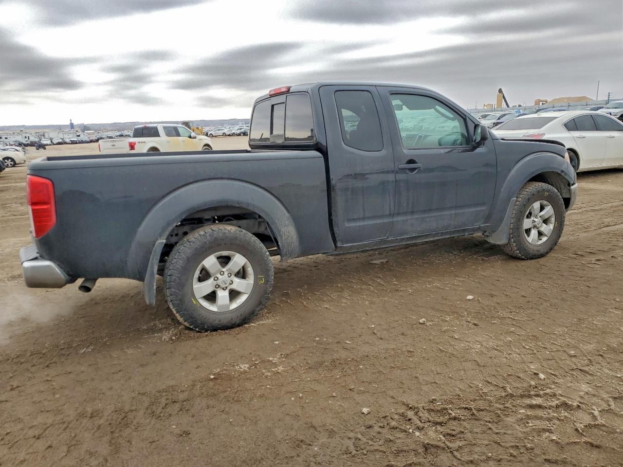 2011 Nissan Frontier Sv - Image 3