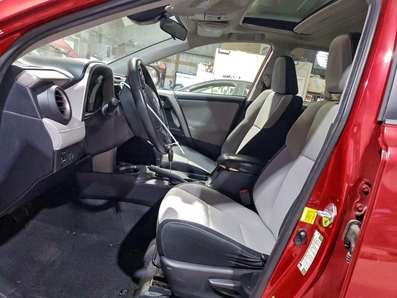 2017 Toyota Rav4 Xle - Image 7