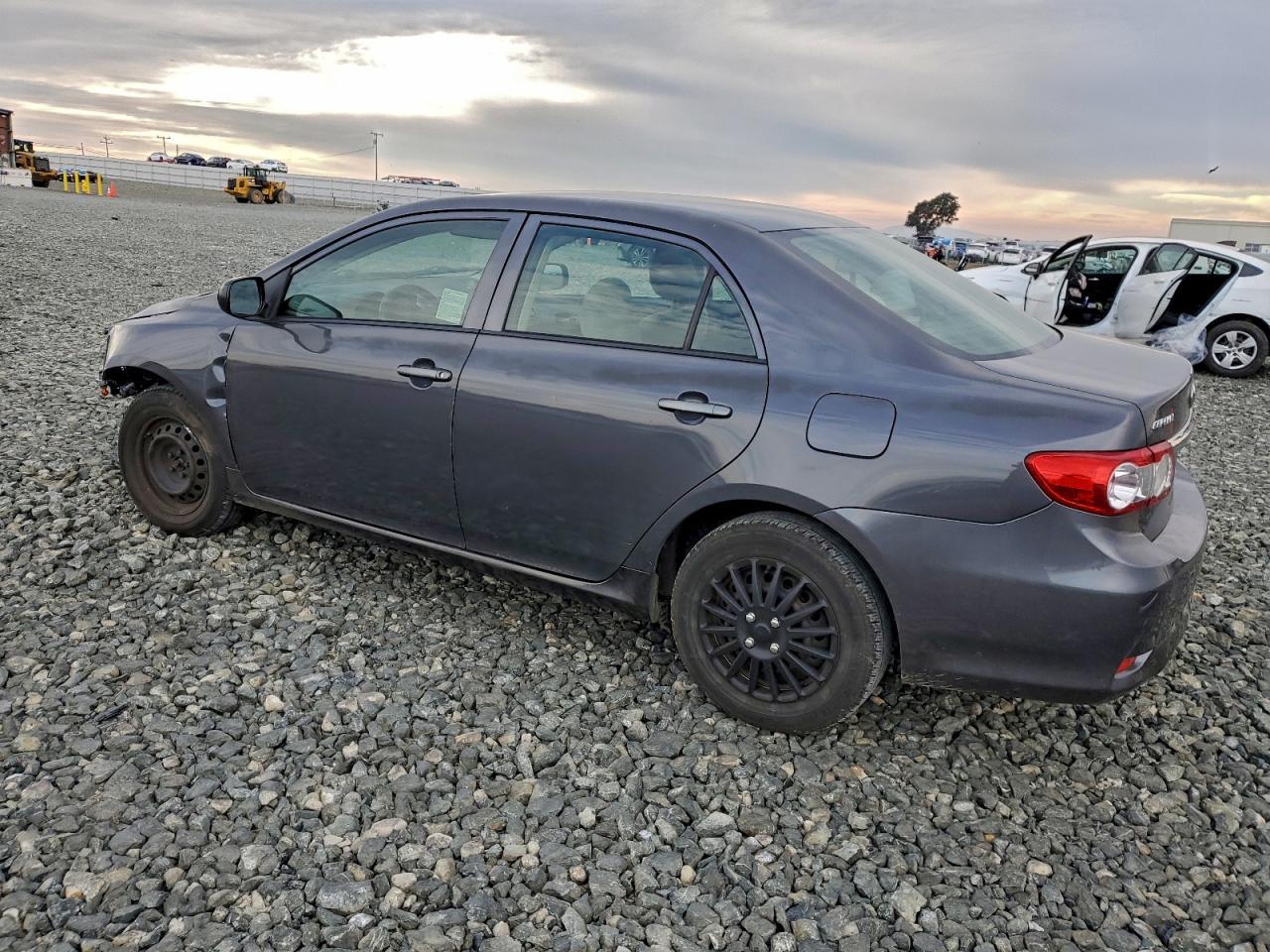 2011 Toyota Corolla Base - Фото 2