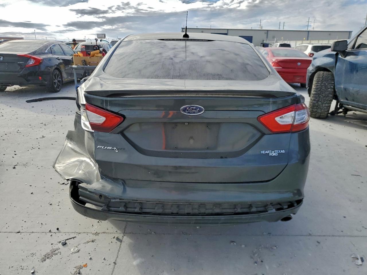 2016 Ford Fusion S - Фото 6