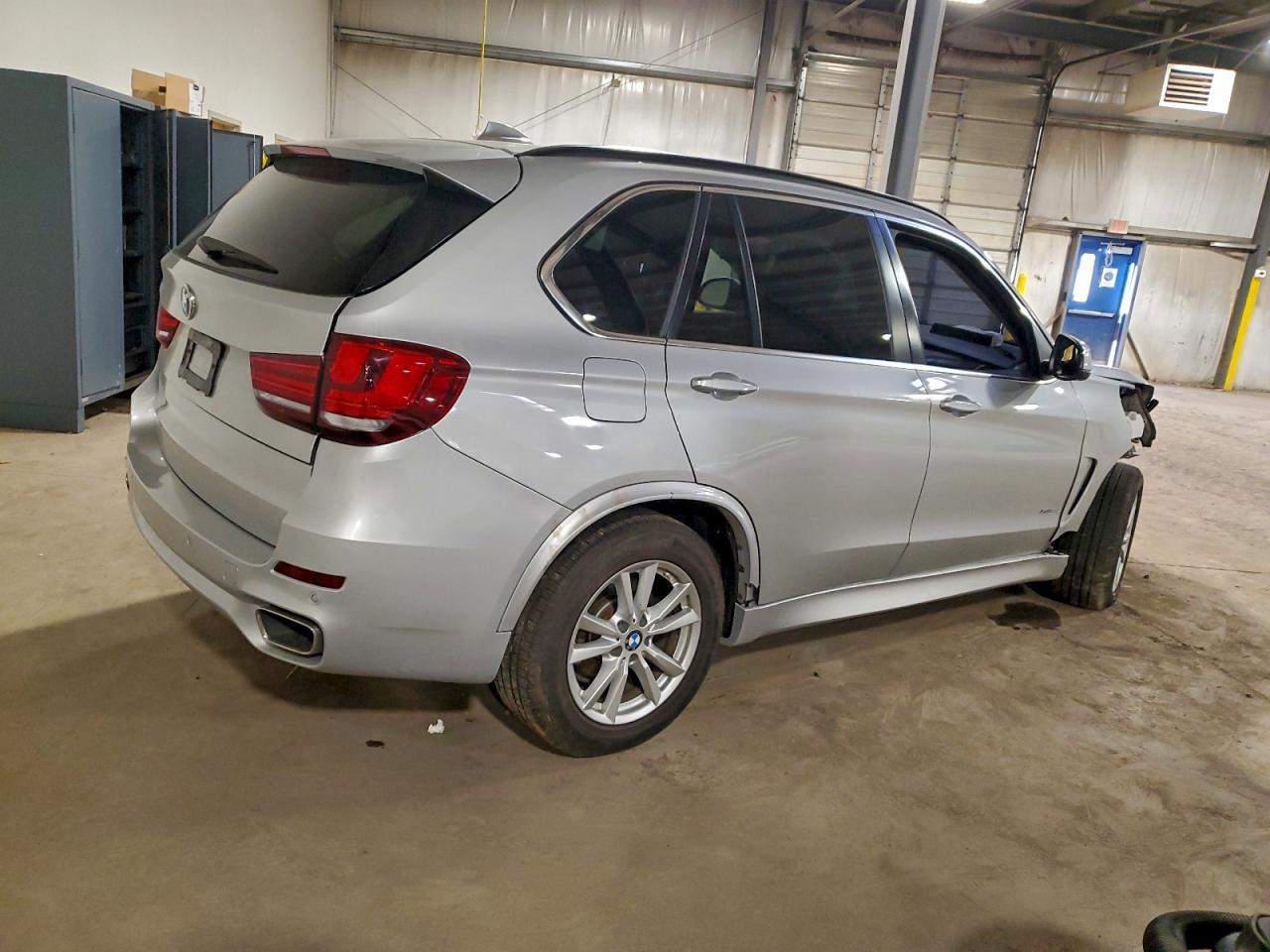 2015 BMW X5 xDrive35I - Фото 3