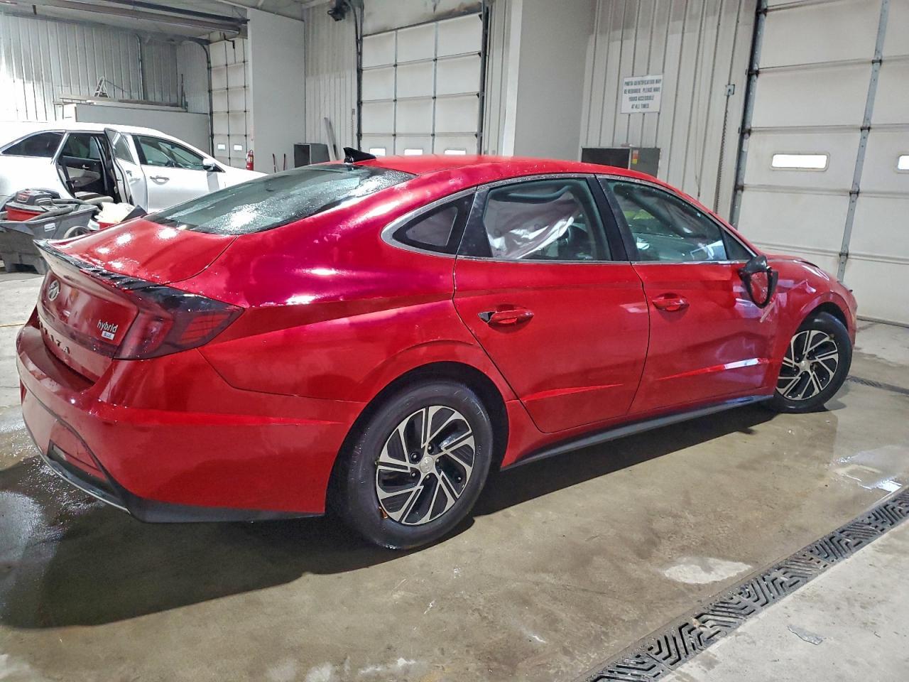 2021 Hyundai Sonata Hybrid - Image 3