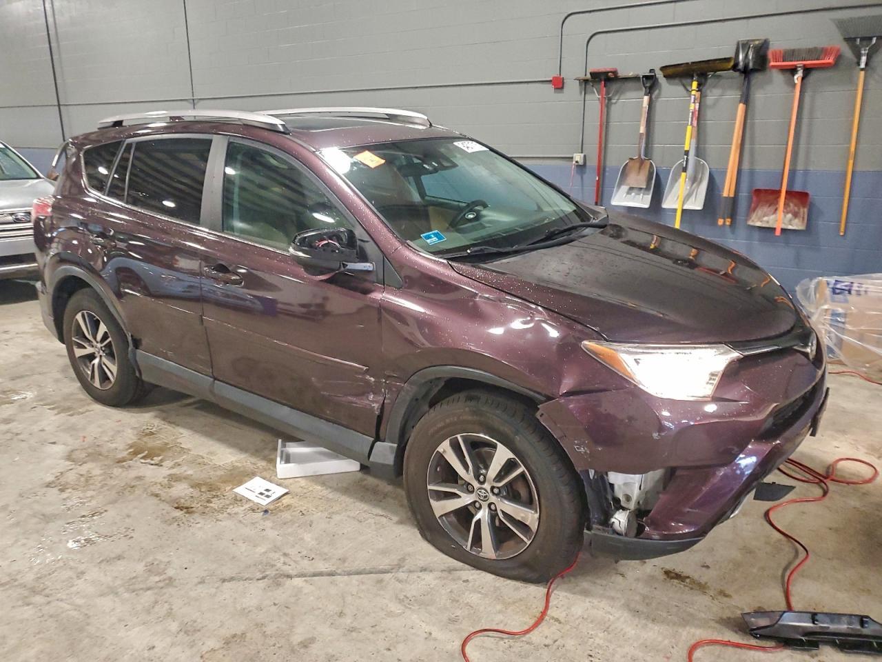 2018 Toyota Rav4 Adventure - Фото 4