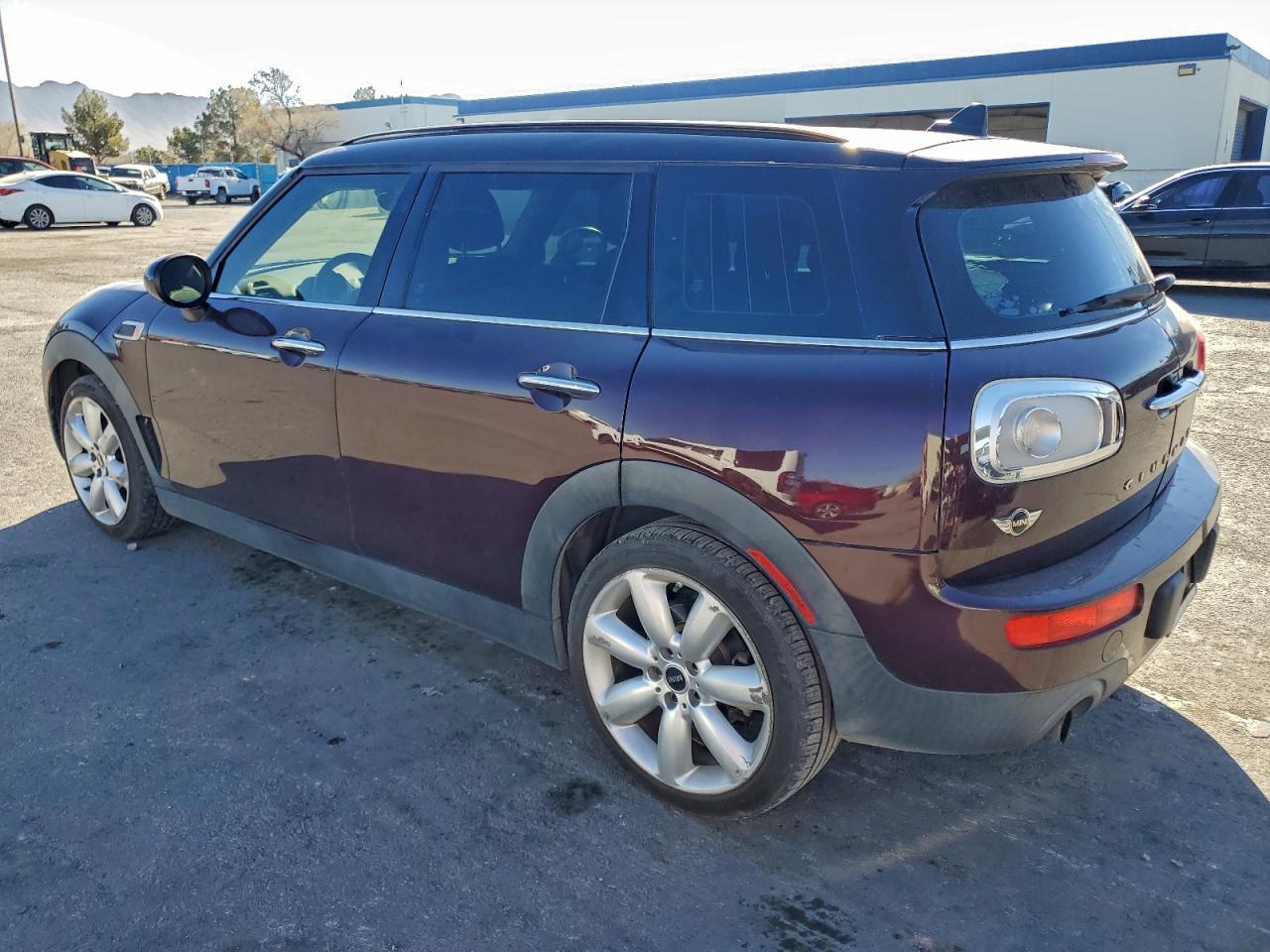 2016 Mini Cooper Clubman - Image 2