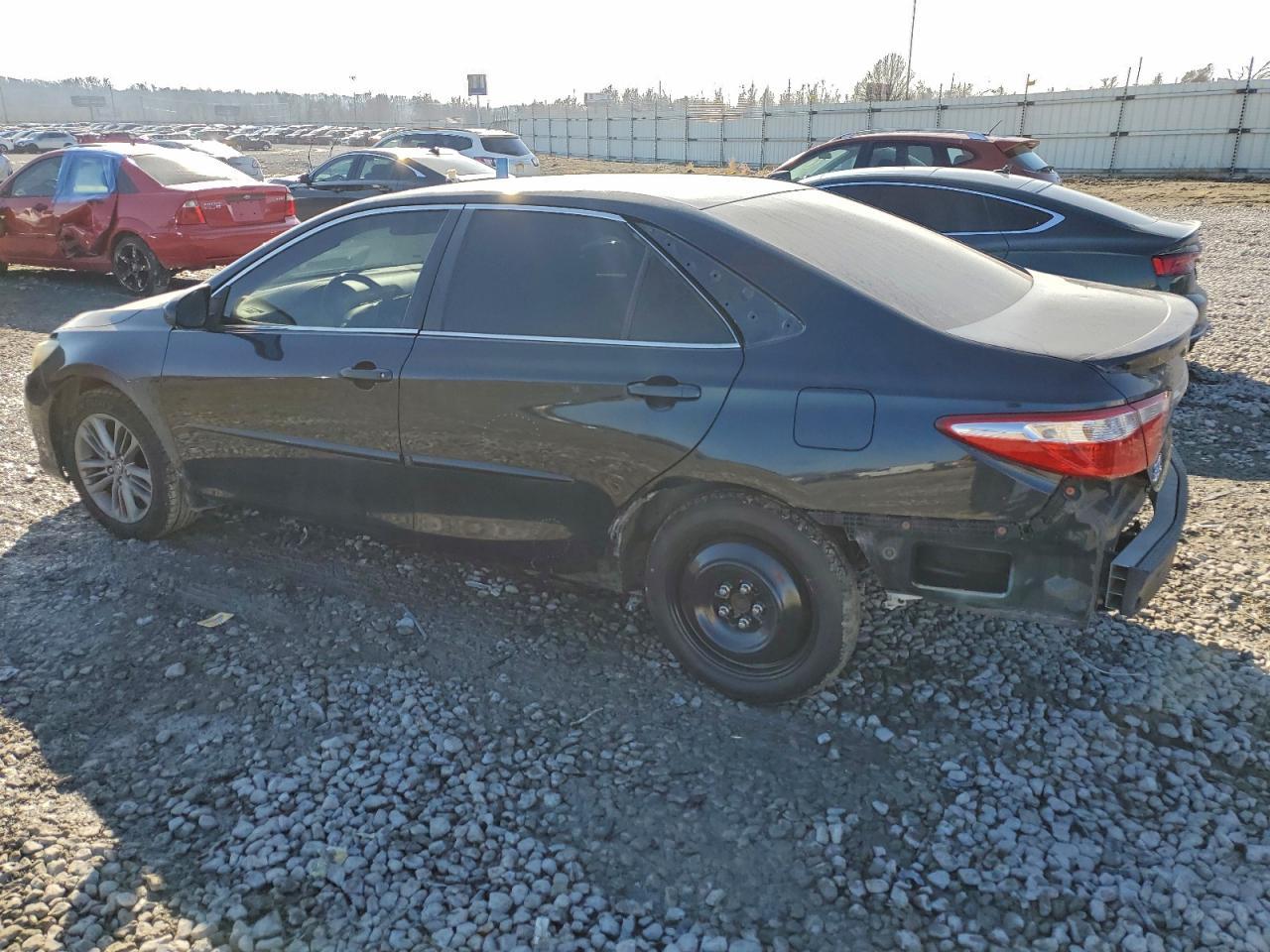 2016 Toyota Camry - Фото 2