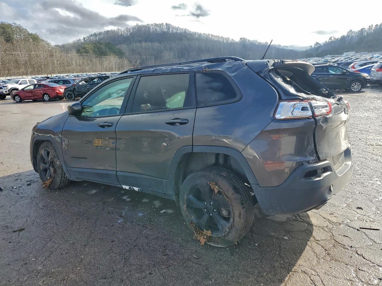 2018 Jeep Cherokee Latitude - Фото 2
