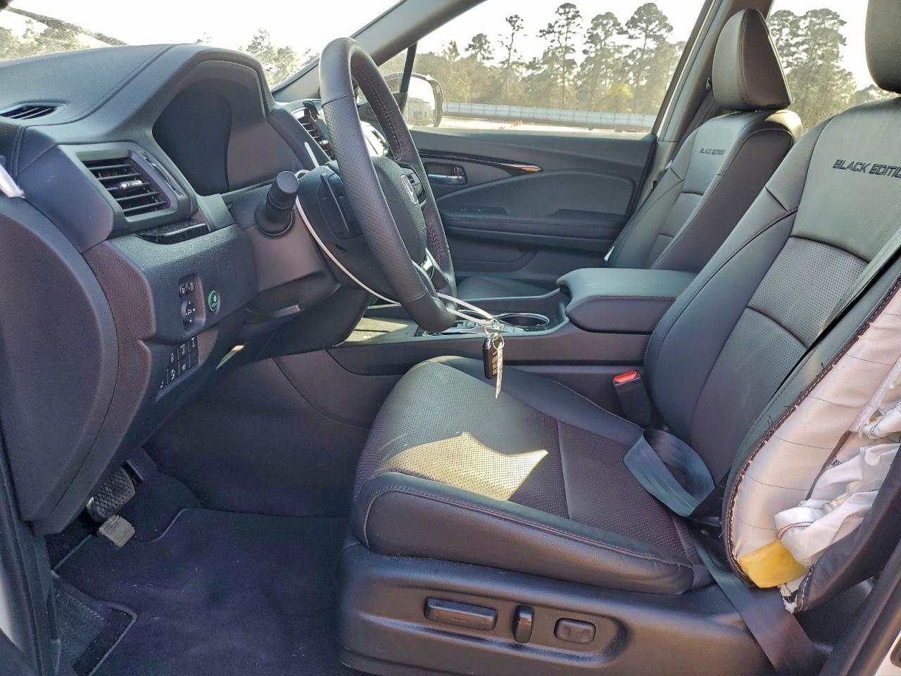 2025 Honda Ridgeline Black Edition - Image 7