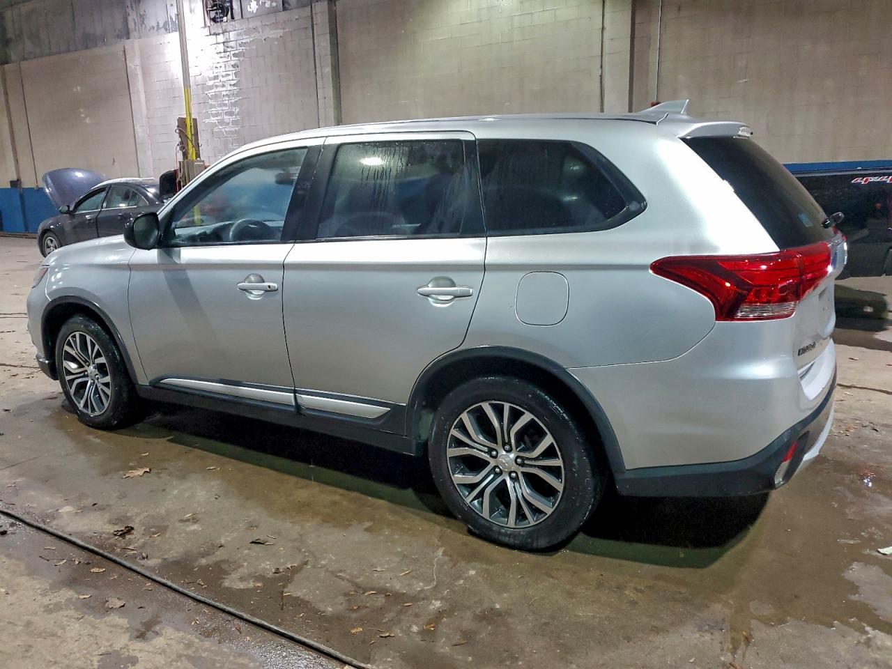2018 Mitsubishi Outlander Es - Фото 2