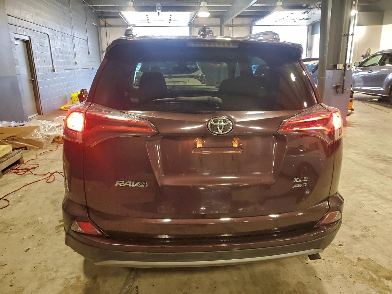 2018 Toyota Rav4 Adventure - Фото 6