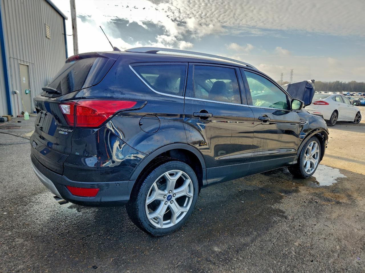 2019 Ford Escape Titanium - Image 3