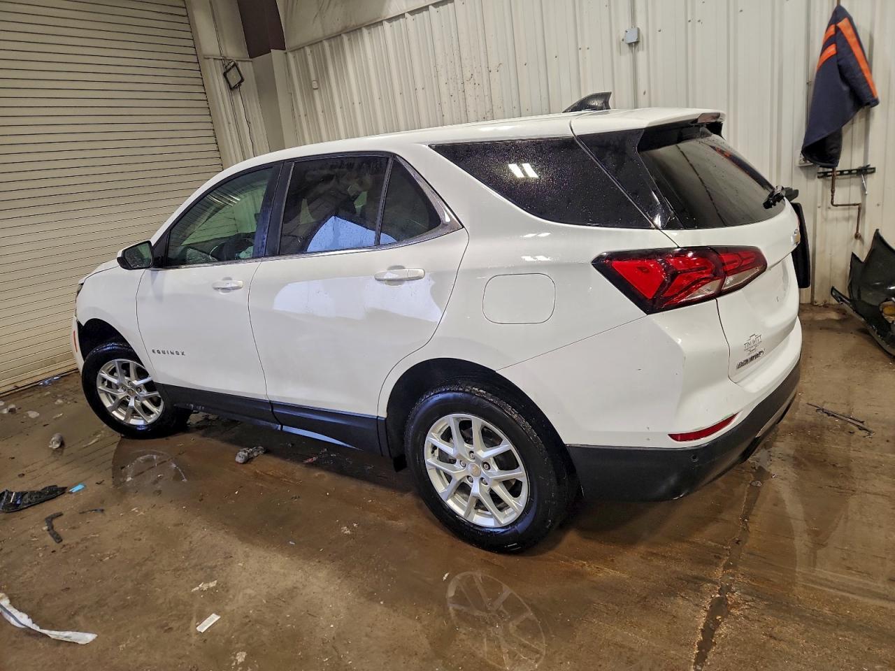 2024 Chevrolet Equinox Lt - Image 2