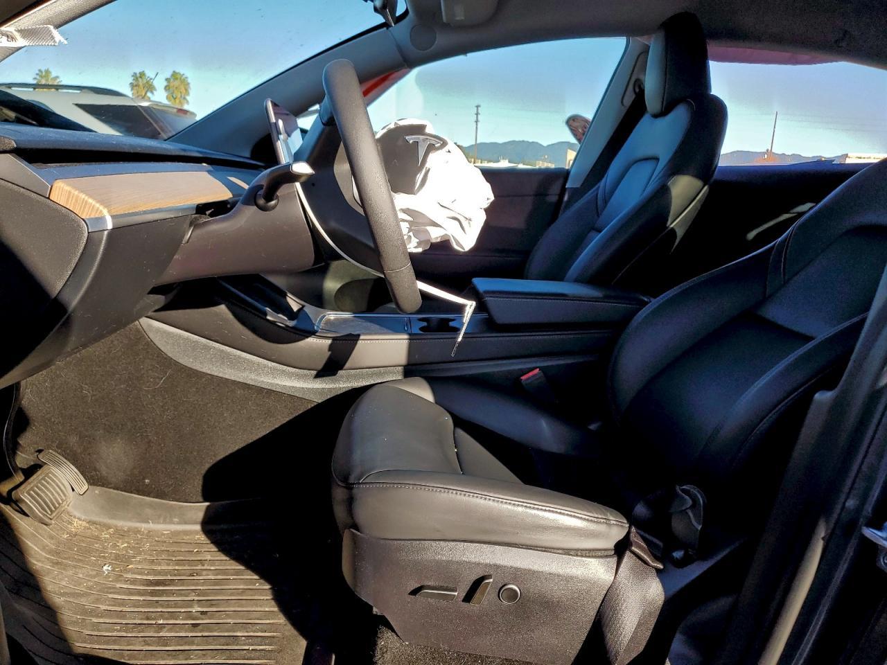 2023 Tesla Model Y - Image 7
