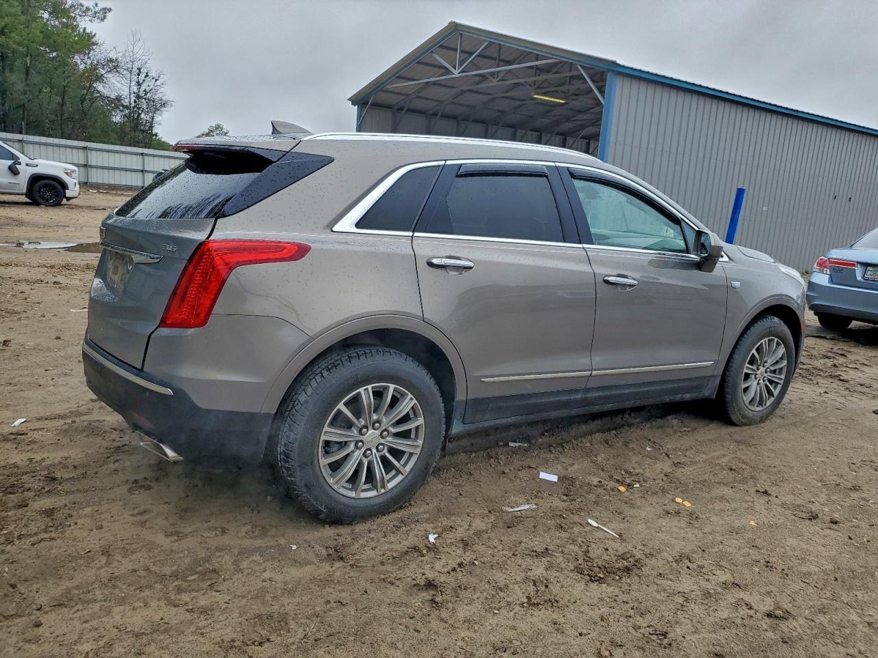 2018 Cadillac Xt5 Luxury - Image 3