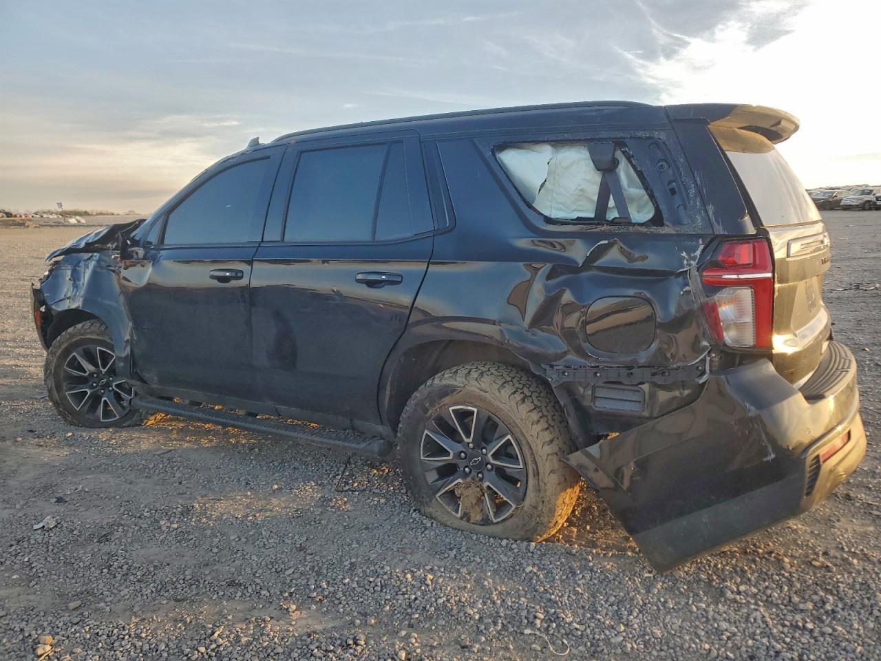 2021 Chevrolet Tahoe K1500 Z71 - Фото 2