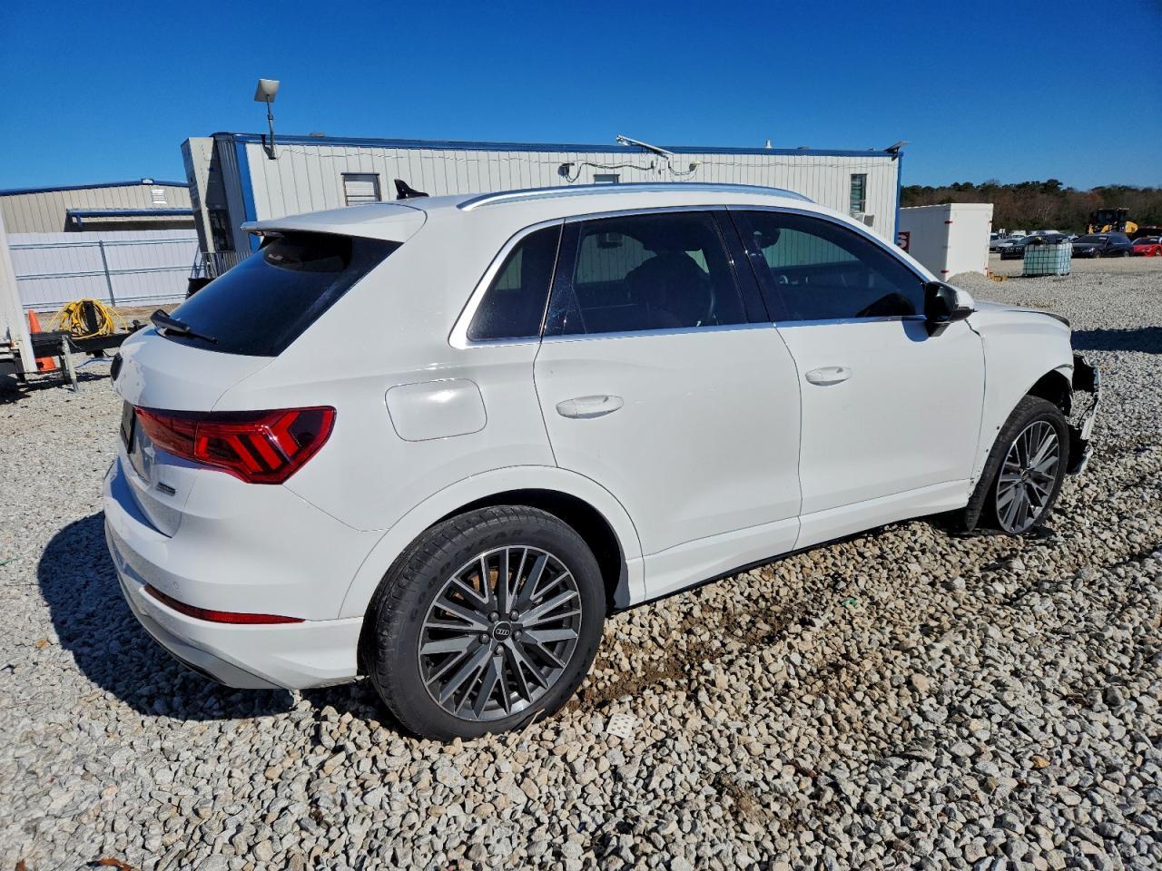 2022 Audi Q3 Premium 40 - Фото 3