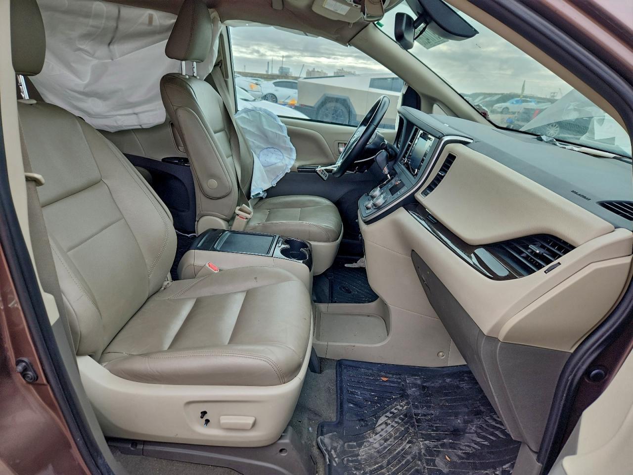 2020 Toyota Sienna Xle - Фото 7