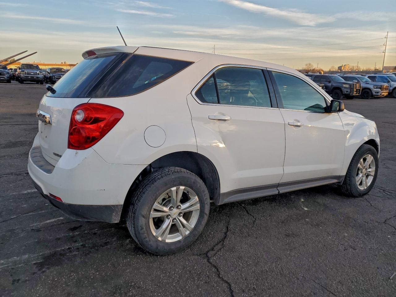 2015 Chevrolet Equinox Ls - Фото 3